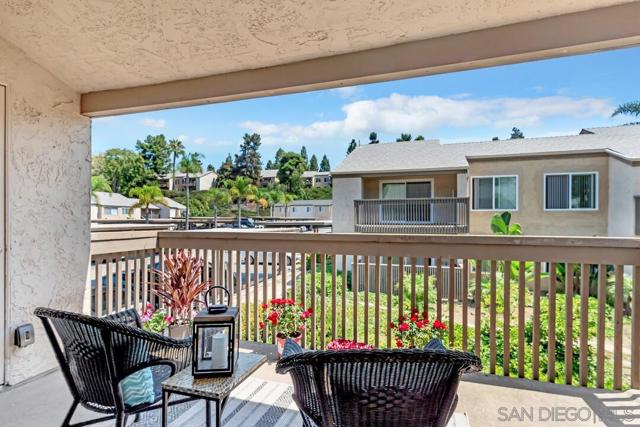 8515 Villa La Jolla Drive, La Jolla CA: https://media.crmls.org/mediaz/9e82bc73-6a10-4e2a-9c2a-42ca9d9bc69a.jpg
