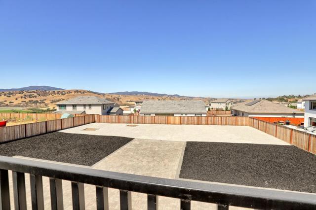 172 Vienna Way, Hollister CA: https://media.crmls.org/mediaz/9e82e80e-b5f3-4396-961d-54c1bf2d127b.jpg