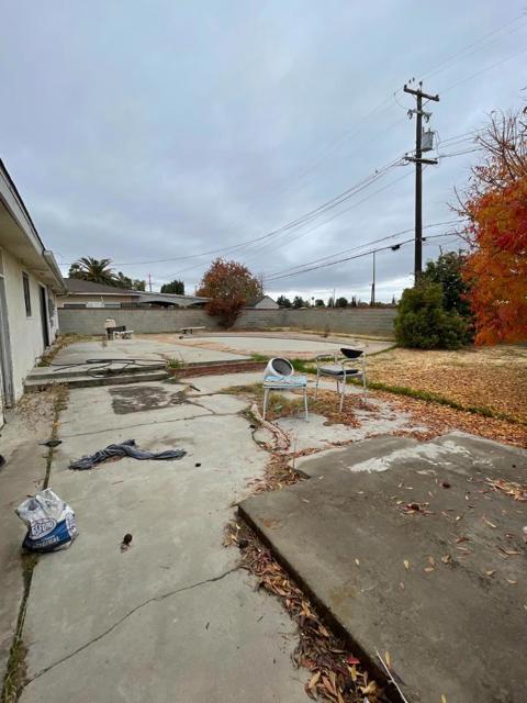 Image 3 of 9 For 4863 E Simpson Avenue