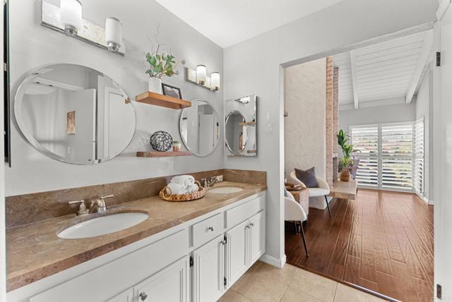 Detail Gallery Image 14 of 26 For 1915 Estrella De Mar Ct a,  Carlsbad,  CA 92009 - 2 Beds | 2/1 Baths