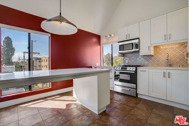 1121 East Wilson Avenue, 11 photo 8