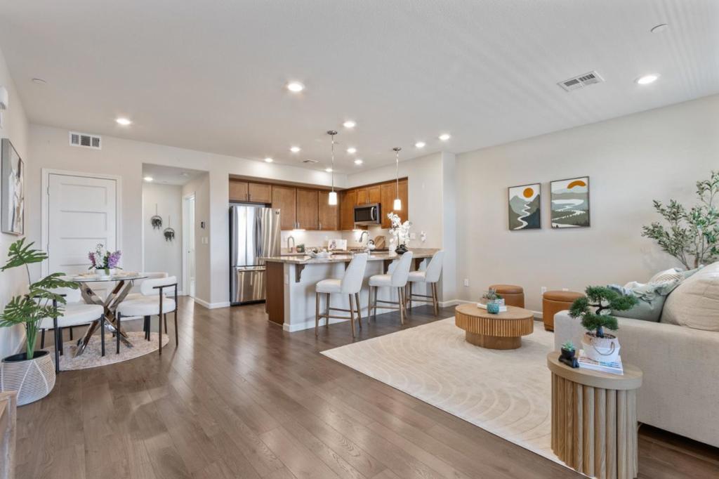 1310 Thistle Place