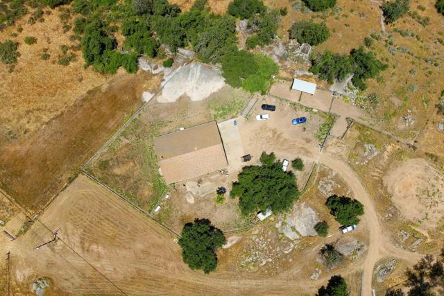 1250 E Old Julian Highway, Ramona CA: https://media.crmls.org/mediaz/9e8601a8-26cc-4ec4-9e93-2242663eb4f7.jpg