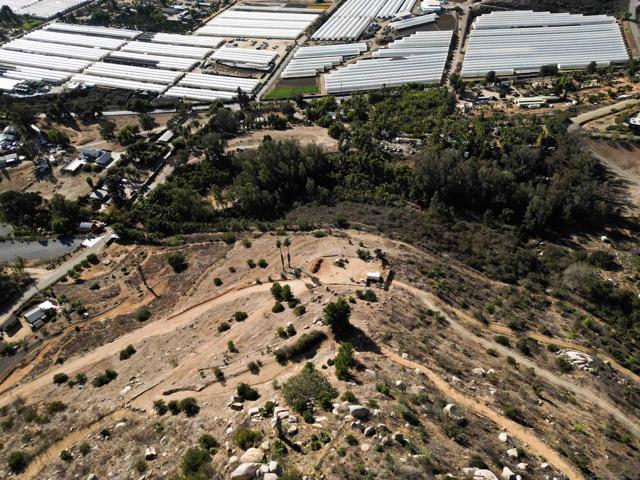 496 Camino Calafia, San Marcos CA: https://media.crmls.org/mediaz/9e8710f4-0c16-4f8b-88cf-0ea3375dd5f5.jpg