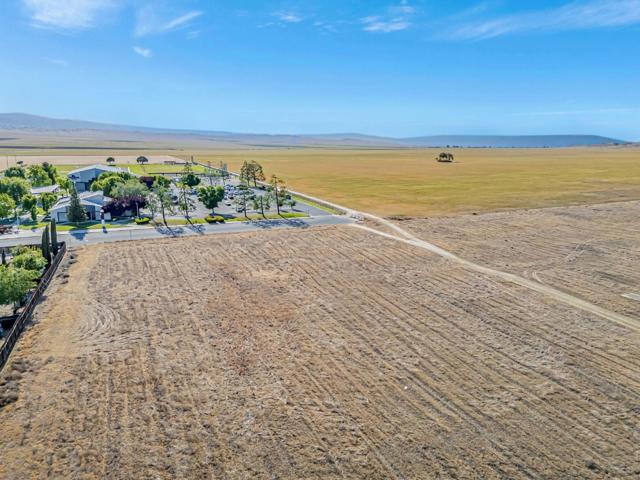 101 Amador Street, Avenal CA: https://media.crmls.org/mediaz/9e88fbae-37d2-4005-bca9-a4a65db63010.jpg