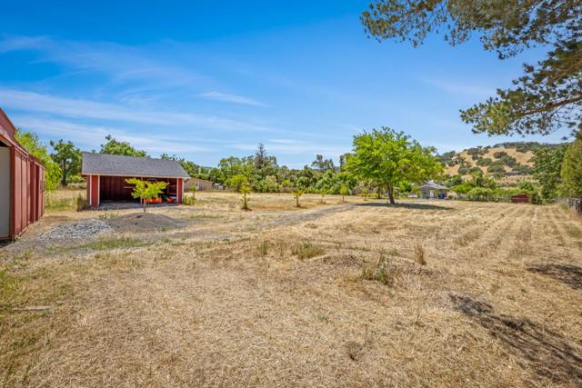 13580 Watsonville Road, Morgan Hill CA: https://media.crmls.org/mediaz/9e892820-768f-4faa-b93c-3cfb89a38d65.jpg