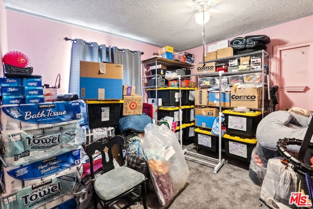 https://media.crmls.org/mediaz/9e8b2119-42f6-4333-a617-34b23d11e1c5.jpg?preset=X-Large