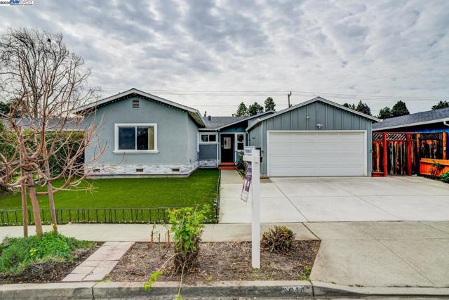 Image 11 of 43 For 39143 Donner Way