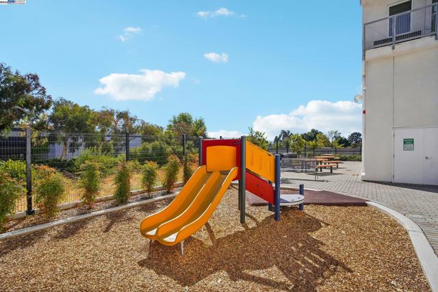 42111 Osgood Rd, Fremont CA: https://media.crmls.org/mediaz/9e8d2d49-19da-441f-b396-1a36cc34572d.jpg