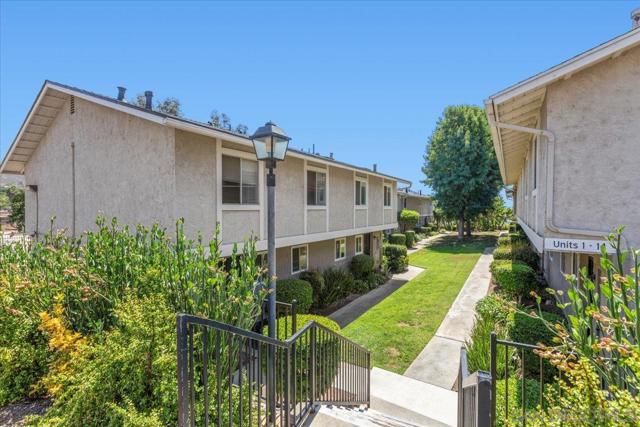 2112 East Vista Way, Vista CA: https://media.crmls.org/mediaz/9e8e18d4-13bd-4e5a-83ee-152a83843e46.jpg