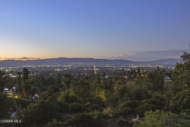 19715 Komar Drive, Tarzana CA: https://media.crmls.org/mediaz/9e8eea16-b2d9-4605-90fe-df7e808d7ff4.jpg