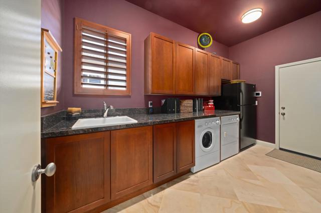80315 Via Valerosa, La Quinta CA: https://media.crmls.org/mediaz/9e8efaa8-abc4-422c-b13c-2cf67359c468.jpg