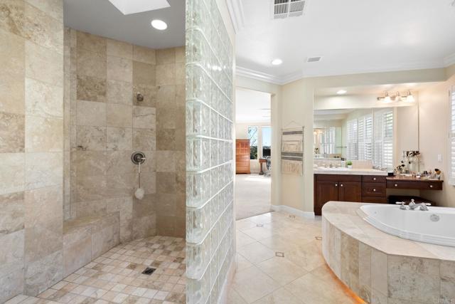 Detail Gallery Image 29 of 52 For 5273 Greenwillow Ln, San Diego,  CA 92130 - 5 Beds | 5/1 Baths