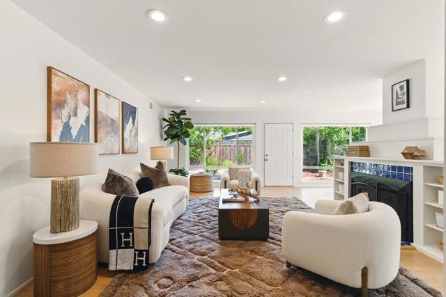 341 Linfield Drive, Menlo Park CA: https://media.crmls.org/mediaz/9e8f70a2-f554-4ace-a364-1973c36ec49e.jpg