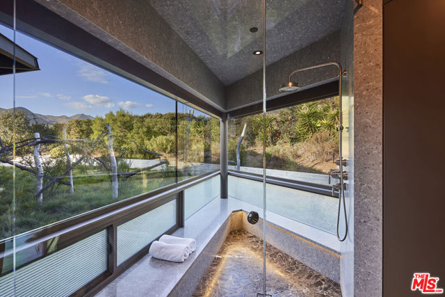 5900 Bonsall Drive, Malibu CA: https://media.crmls.org/mediaz/9e8f70e1-7272-4d97-a244-6ef73ab0abdd.jpg