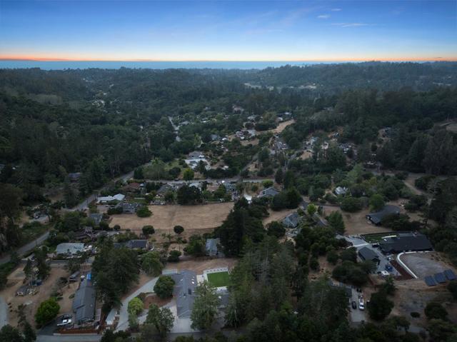 121 Day Valley Lane, Aptos CA: https://media.crmls.org/mediaz/9e8fd3d7-e79d-4d28-831f-16cf1c36fab9.jpg