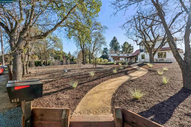 Image 1 of 54 For 850 Las Trampas Rd