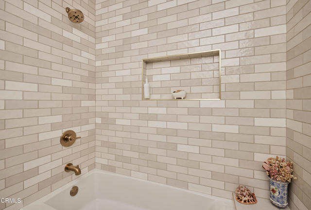 Detail Gallery Image 13 of 32 For 2819 Frederick St, Los Angeles,  CA 90065 - 3 Beds | 3 Baths