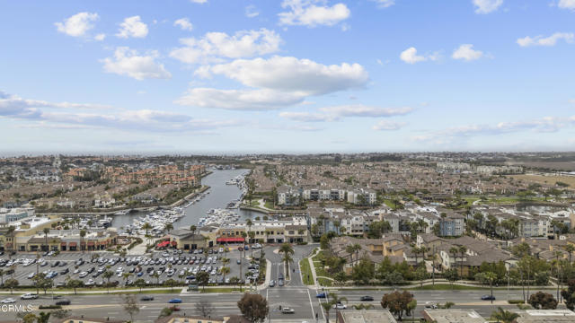 1542 Windshore Way, Oxnard CA: https://media.crmls.org/mediaz/9e9071d6-67d2-42cc-8d5c-26348cd78568.jpg