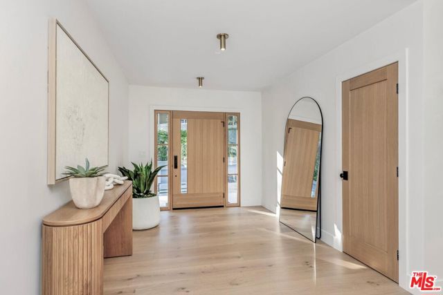 5 Bed Home for Sale in Los Angeles, California