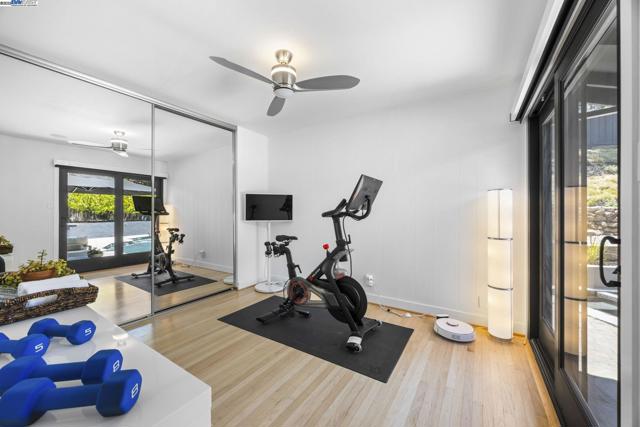 4149 Moselle Ct, Pleasanton CA: https://media.crmls.org/mediaz/9e91617d-63df-498d-8b67-e3c942934f2d.jpg