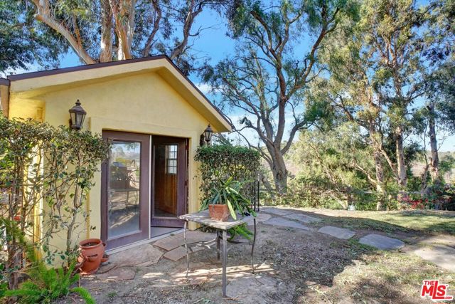 Custom Shed w/Built-in Cabinet