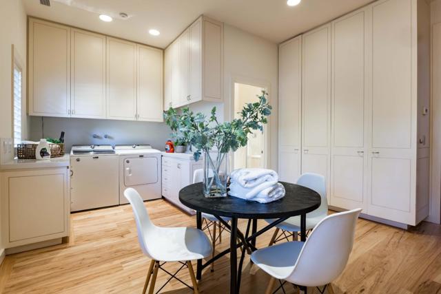 188 Fair Oaks Lane, Atherton CA: https://media.crmls.org/mediaz/9e9216b9-fc22-4e6e-b2a5-937905564877.jpg