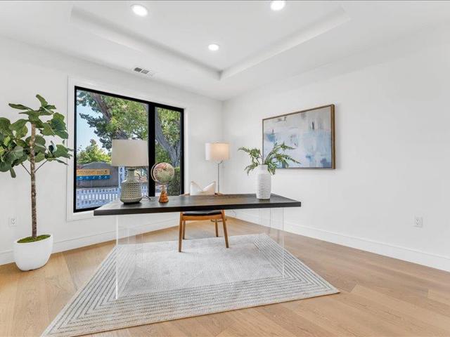 883 Rorke Way, Palo Alto CA: https://media.crmls.org/mediaz/9e9221ca-2bc6-4cf4-b55c-2fb46e548286.jpg