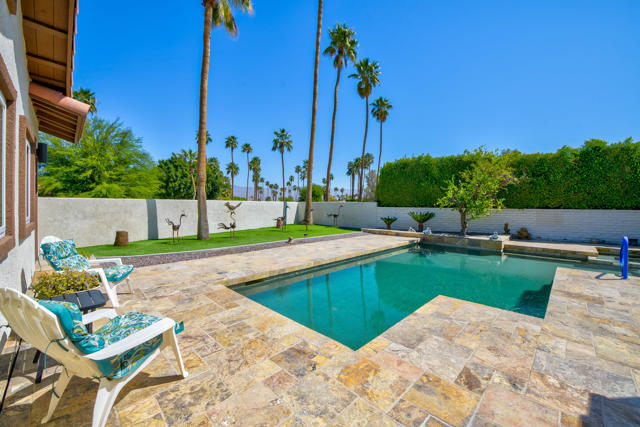 39060 Kilimanjaro Court, Palm Desert CA: https://media.crmls.org/mediaz/9e9225e2-e09f-4e09-9f2f-20a50c2210b3.jpg
