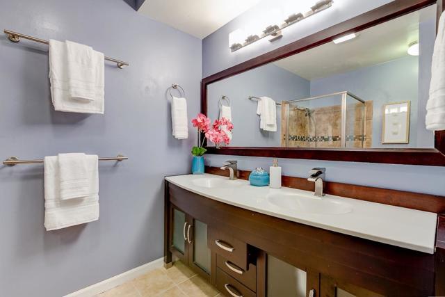 933 Shoreline Drive, Alameda CA: https://media.crmls.org/mediaz/9e92b0e0-fe26-4f48-82a2-3d50b184bb51.jpg