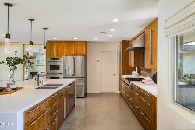 3435 Crestford Drive, Altadena CA: https://media.crmls.org/mediaz/9e938ec9-6751-4873-ac30-53eca12691eb.jpg