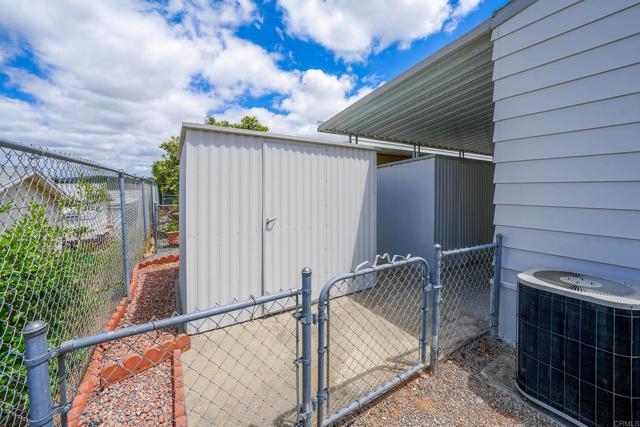 1212 H Street, Ramona CA: https://media.crmls.org/mediaz/9e93905b-a2ce-4e0f-a89d-c5d04d10365f.jpg