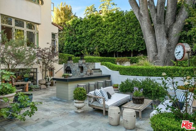 850 Muskingum Avenue, Pacific Palisades CA: https://media.crmls.org/mediaz/9e94ee3a-a60d-4eef-9cb6-cb3d281926cd.jpg