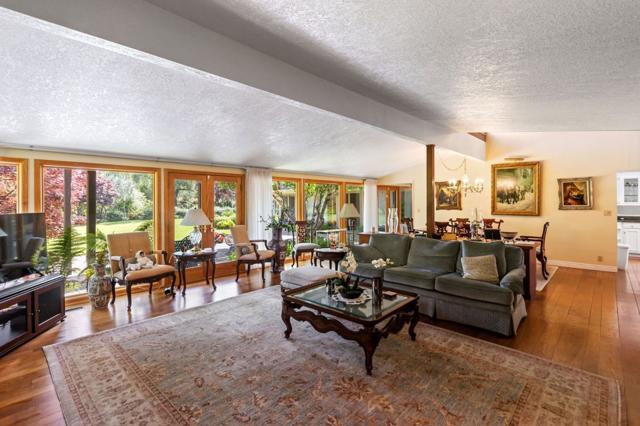 86 Belbrook Way, Atherton CA: https://media.crmls.org/mediaz/9e954533-7646-4ee1-8914-9e43bb2bef10.jpg