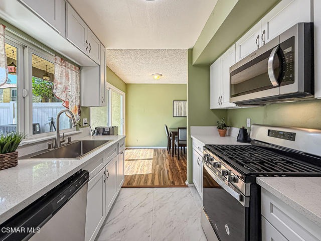 1683 Addax Circle, Ventura CA: https://media.crmls.org/mediaz/9e954fe5-6682-47bc-9026-cd104f346322.jpg