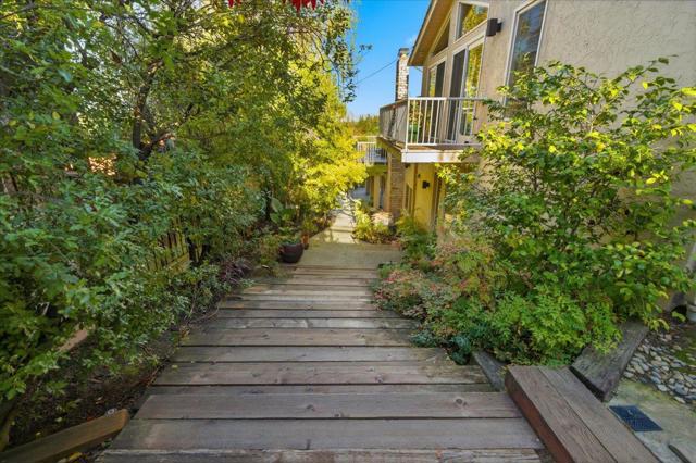 920 Oxford Drive, Los Altos CA: https://media.crmls.org/mediaz/9e9596fd-1f8a-4ced-9d3f-eafa636a75a0.jpg