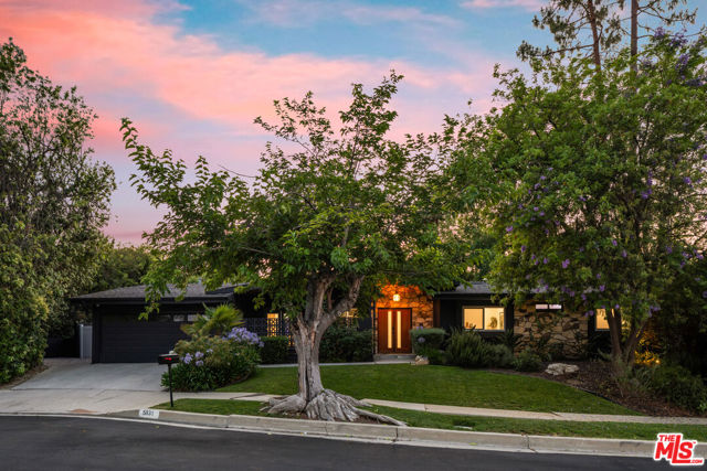 5831 Elba Place, Woodland Hills CA: https://media.crmls.org/mediaz/9e95a9f4-9e60-4843-a666-ce3a8c76d034.jpg