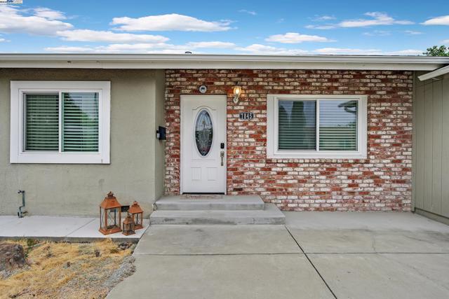 7845 Ironwood Dr, Dublin CA: https://media.crmls.org/mediaz/9e961fa4-b95a-431d-a656-f05d0359fd13.jpg