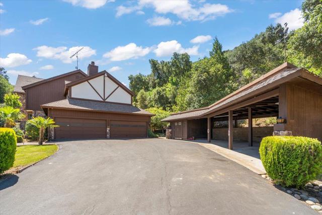 2155 Lilac Lane, Morgan Hill CA: https://media.crmls.org/mediaz/9e9669df-881d-4ca1-b38b-e35a570d2c2c.jpg