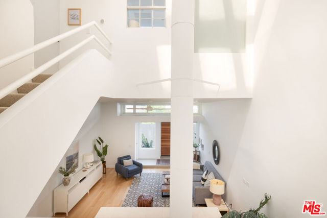 2408 34th Street, Santa Monica CA: https://media.crmls.org/mediaz/9e96a1a6-4172-42e8-9d8d-1244c483a240.jpg