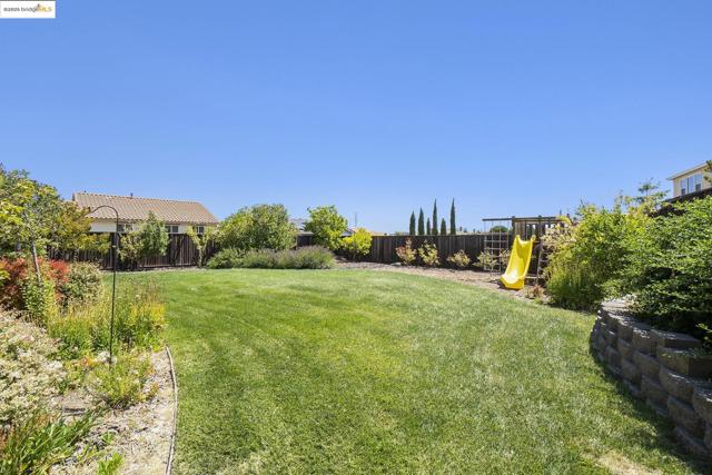 2776 Alves Ranch Rd, Pittsburg CA: https://media.crmls.org/mediaz/9e9724f7-0807-4ffa-bf83-df5c6c2c50f4.jpg