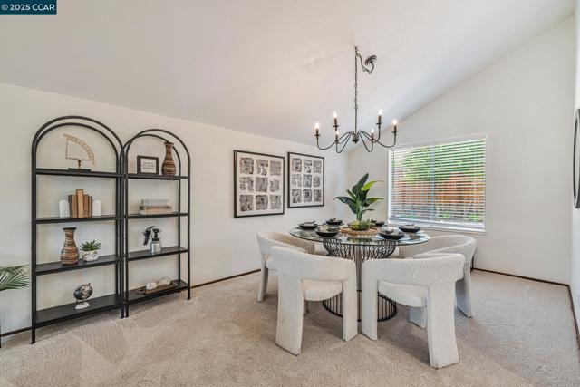 1372 Bent Tree Ln, Concord CA: https://media.crmls.org/mediaz/9e976349-1880-4753-8afa-edd4845566b8.jpg