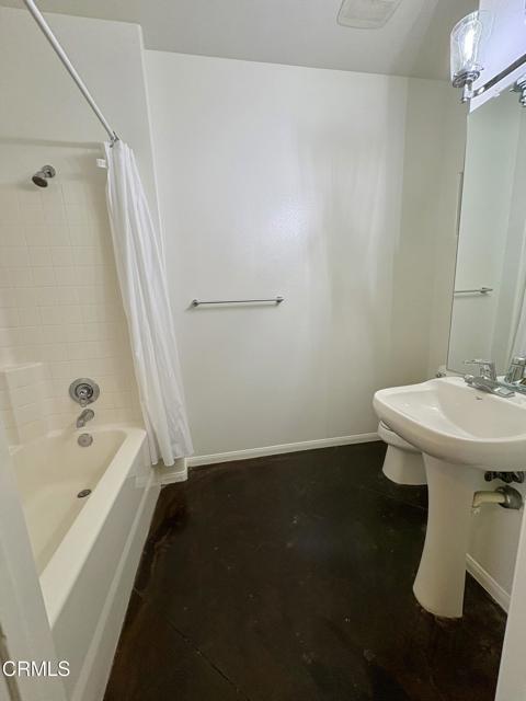 436 Poli Street, Ventura CA: https://media.crmls.org/mediaz/9e979327-8dfc-4915-9440-df2d02ead2bd.jpg