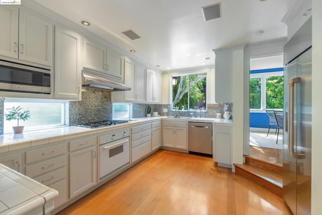 Image 18 of 60 For 1 Brookside Ave