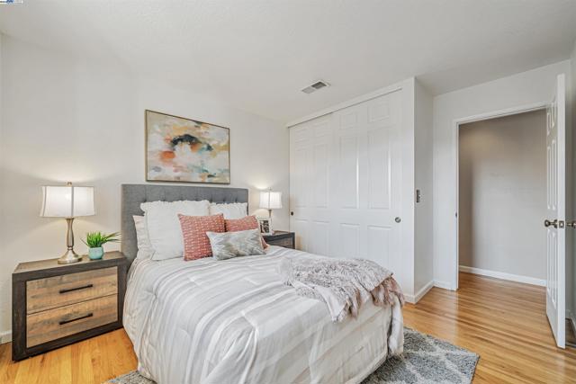 9694 Ashby way, San Ramon CA: https://media.crmls.org/mediaz/9e996152-081a-472b-89e0-612e8281b7a4.jpg