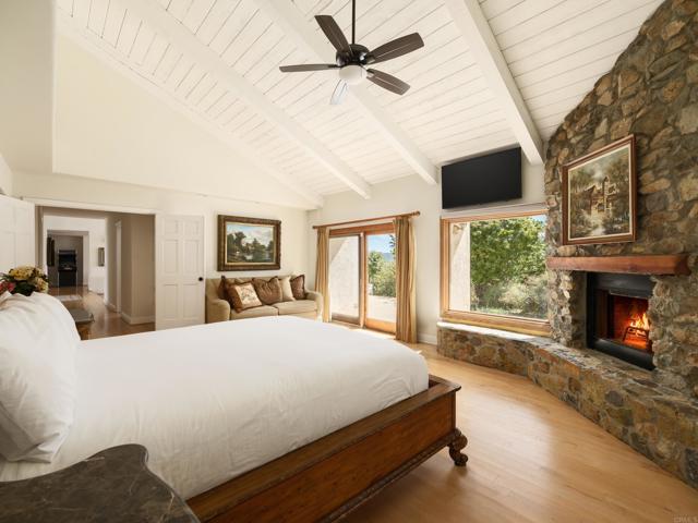 Detail Gallery Image 17 of 46 For 20780 Fortuna Del Norte, Escondido,  CA 92029 - 8 Beds | 6 Baths