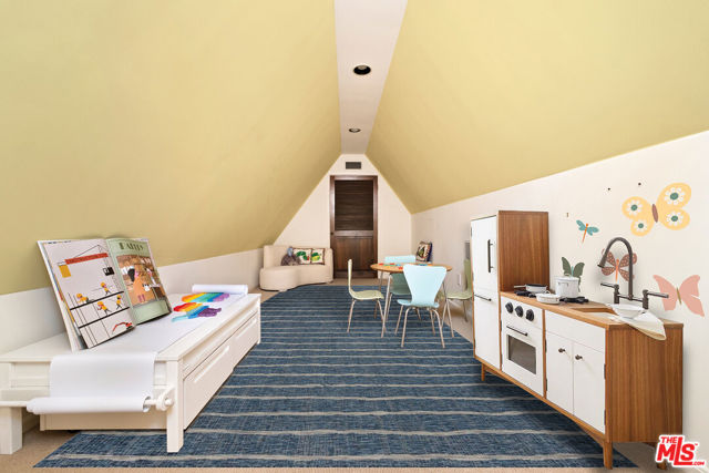 143 S Muirfield Road, Los Angeles CA: https://media.crmls.org/mediaz/9e99b1b8-6ebd-473c-8c39-bf7e161dd562.jpg