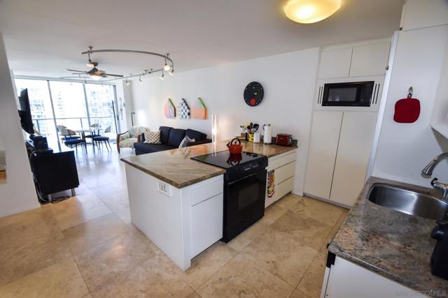 1730 Avenida Del Mundo, Coronado CA: https://media.crmls.org/mediaz/9e99bf54-bcad-4cec-9902-851a43e07465.jpg