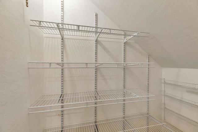 15173 Yosemite Way, Morgan Hill CA: https://media.crmls.org/mediaz/9e99ccb3-580f-43a1-91d4-8366038ae0b4.jpg