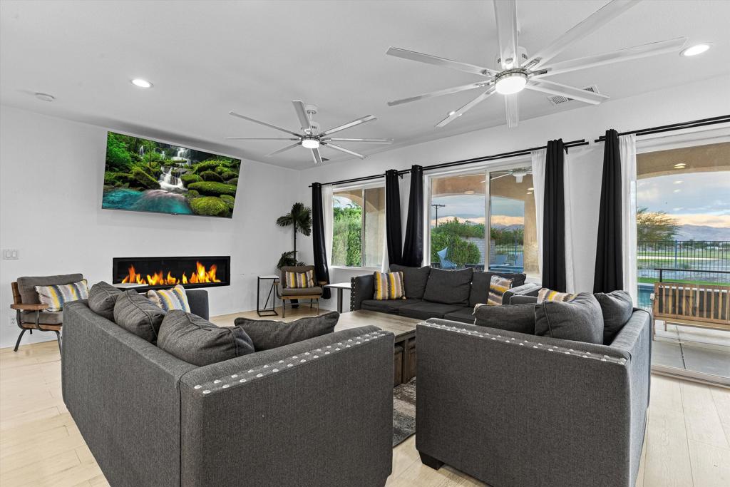 MLS #219139288DA image #3